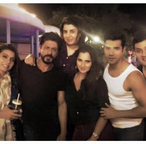 Sania Mirza And SRK Selfie Party