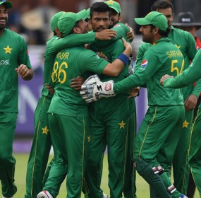 pakistan-celebrate-england_3777075