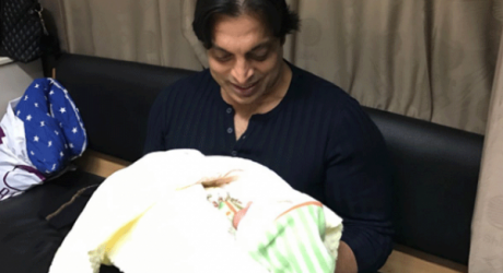 Shoaib-Akhtar-Baby-Pictures-600x450